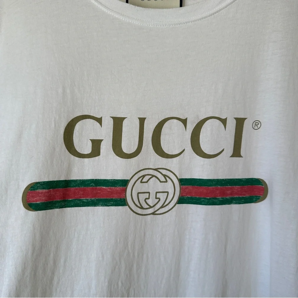 Gucci White Tee with Iconic Stripe Logo - Picture 3 of 5